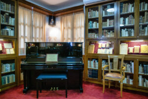 Ανδρίτσαινα